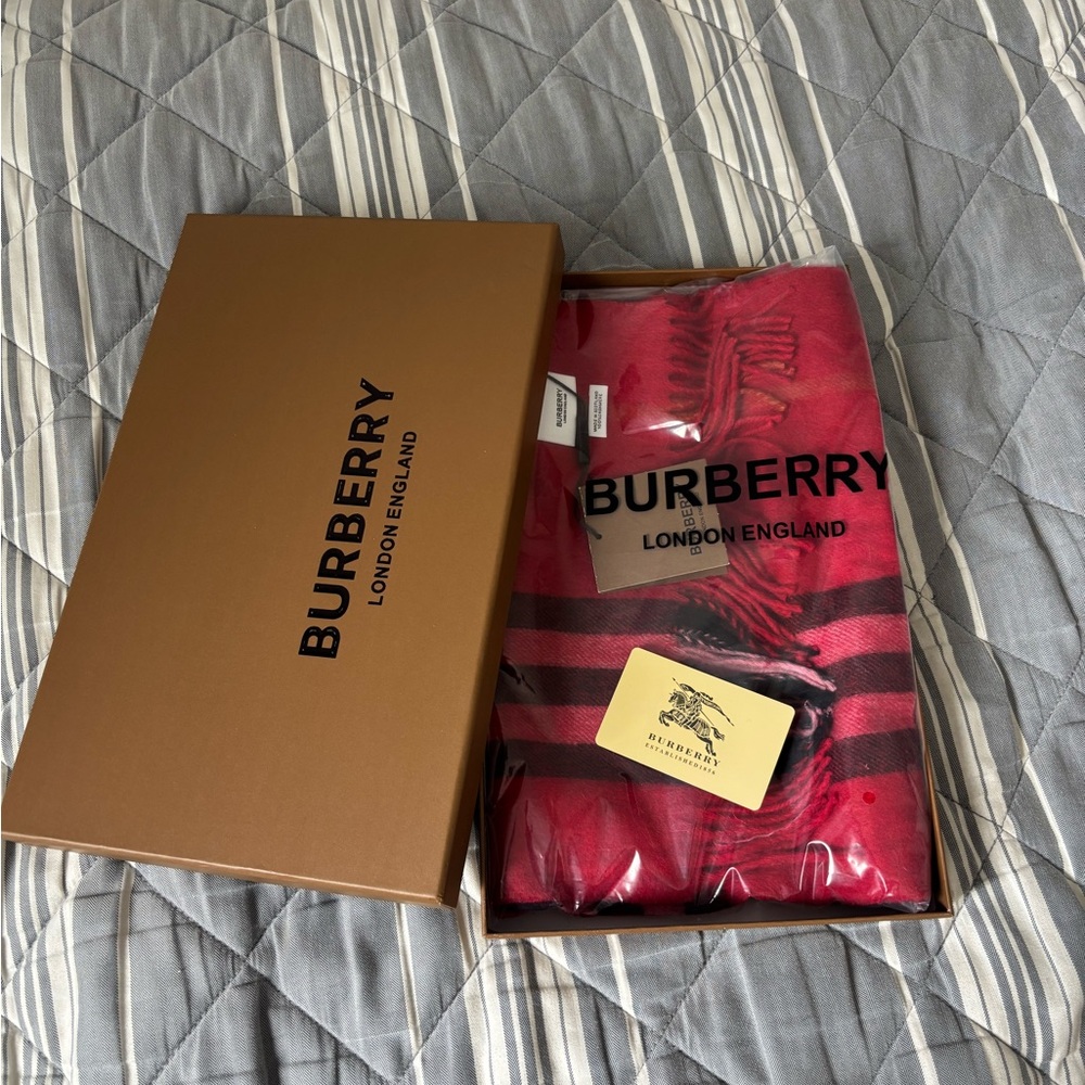 brand new red burberry cashmere scarf - Picture 4 of 4